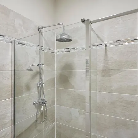 Host & - Sandpiper *