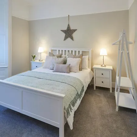 Host & - Sandpiper *