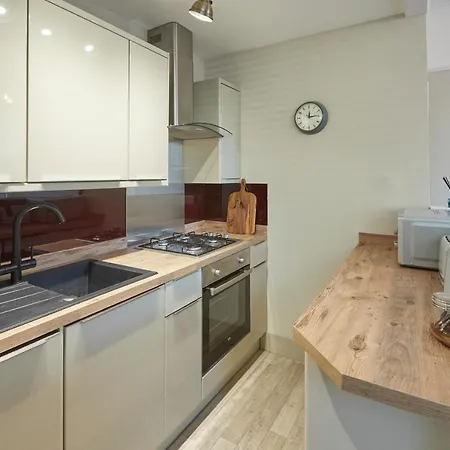 Host & - Sandpiper アパート