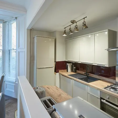 Host & - Sandpiper *